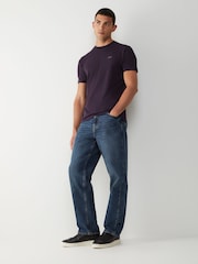 Morado - Camiseta de corte estándar con logo de BOSS - Imagen 2 de 4