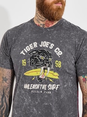تيشرت بكُم قصير قطن 100% بتصميم جرافيك Tiger Joes من Joe Browns - صورة 3 من 6