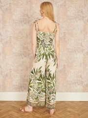 Verde - Yumi Palm Print Strappy Viscose Jumpsuit - Imagen 4 de 5