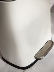 White Soft Close 5 Litre Pedal Bin - Image 2 of 3