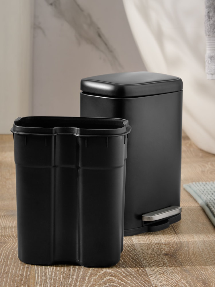 Black Soft Close 5 Litre Pedal Bin - Image 2 of 3 Black Soft Close 5 Litre Pedal Bin - Image 2 of 3