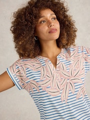 Blanco - Camiseta de algodón 100  con muesca en el cuello Nelly de White Stuff - Imagen 3 de 6