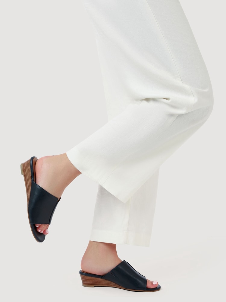 Azul - Jones Bootmaker Jocelyn Leather Wedge Heel Mules - Imagen 1 de 6 Azul - Jones Bootmaker Jocelyn Leather Wedge Heel Mules - Imagen 1 de 6