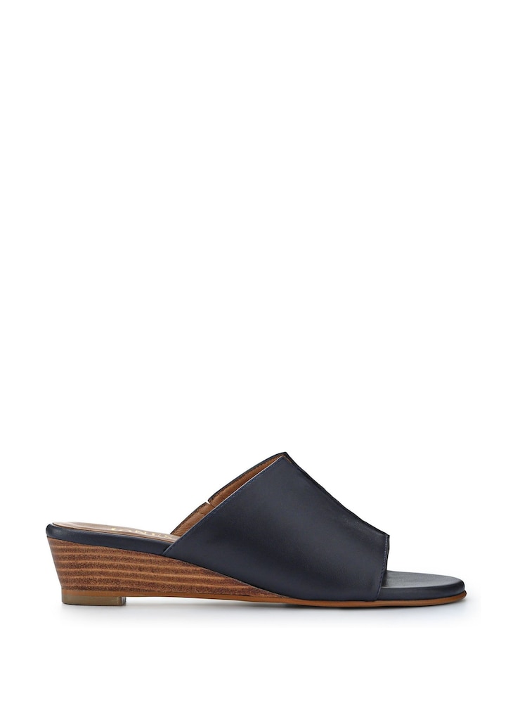 Azul - Jones Bootmaker Jocelyn Leather Wedge Heel Mules - Imagen 2 de 6 Azul - Jones Bootmaker Jocelyn Leather Wedge Heel Mules - Imagen 2 de 6
