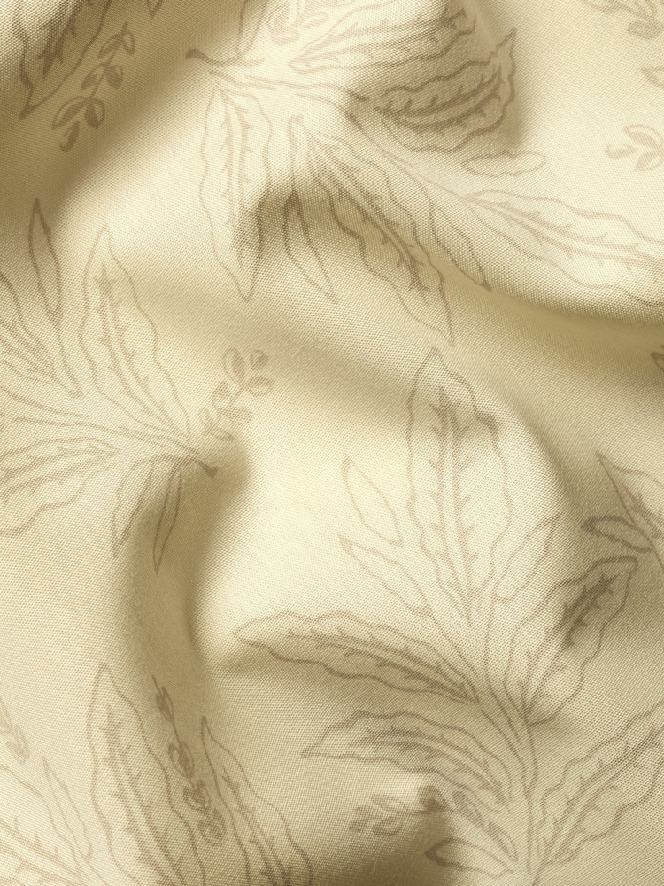 Charles Tyrwhitt Cream Slim Fit Short Sleeve Non-Iron 100% Cotton Leaf Print Shirt - Image 5 of 5 Charles Tyrwhitt Cream Slim Fit Short Sleeve Non-Iron 100% Cotton Leaf Print Shirt - Image 5 of 5