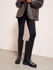 Preto - Friends Like These Faux Leather Casual Flat Pull On Riding Boots - Imagem 3 de 5