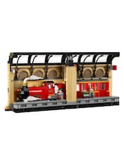 LEGO Harry Potter Book Nook Hogwarts Express Toy Set 76450 - Image 2 of 8