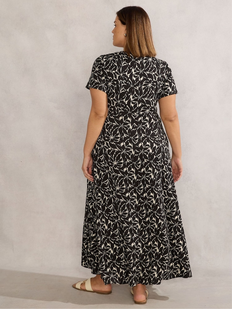 Live Unlimited Black Curve Mono Print Short Sleeve Maxi Wrap Dress - Image 3 of 3