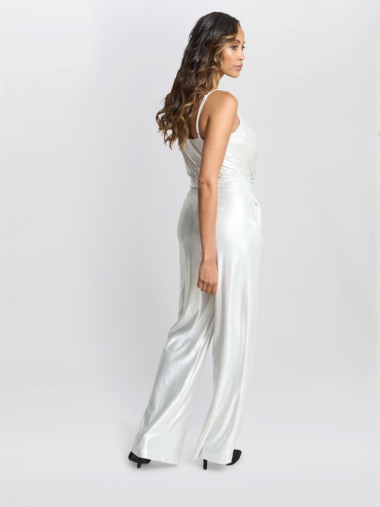 Gina Bacconi Metallic Martina Foil Jumpsuit - Imagen 2 de 7