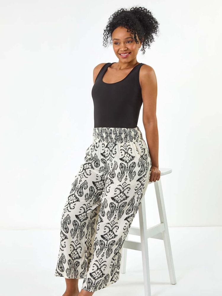 Roman מכנסיים בגזרת קרופ עם הדפס וכיווצים, מידות קטנות - תמונה 1 מתוך 5