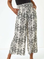 Roman מכנסיים בגזרת קרופ עם הדפס וכיווצים, מידות קטנות - תמונה 4 מתוך 5