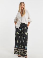 Pantalones de pernera ancha de Simply Be - Imagen 2 de 5