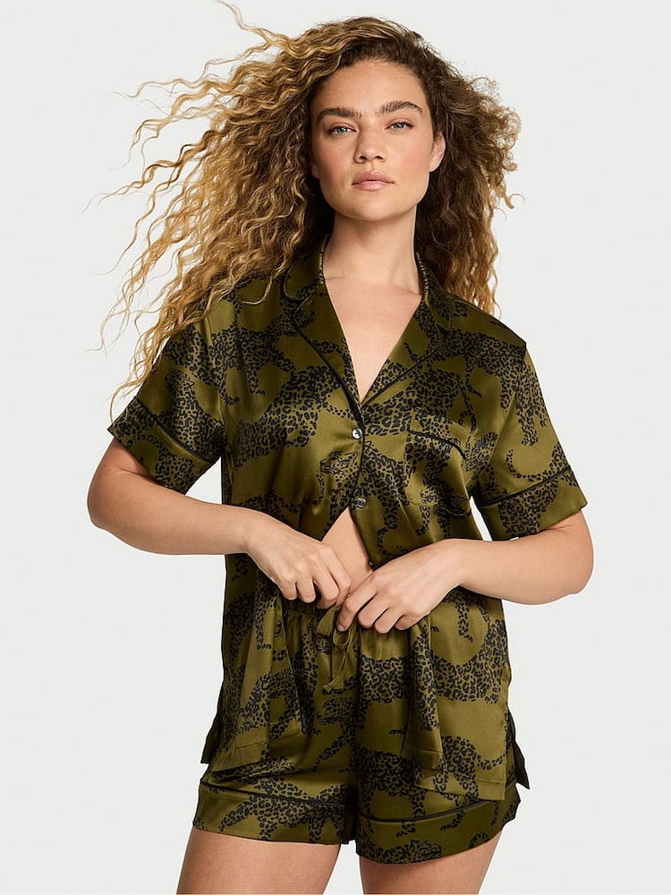 Victoria's Secret Green Chameleon Leopards Satin Short Pyjamas Set - Image 1 of 4