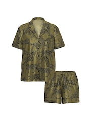 Victoria's Secret Green Chameleon Leopards Satin Short Pyjamas Set - Image 3 of 4