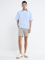 River Island Brown Unbelted Chino Shorts - Image 2 of 4