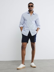 Azul - River Island Unbelted Chino Shorts - Imagen 3 de 6