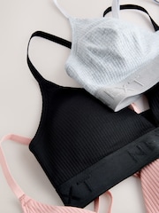 שחור/אפור/ורוד - מארז של 3 חזיות ברלט מבד ריב מסיב כותנה עם לוגו - תמונה 11 מתוך 13