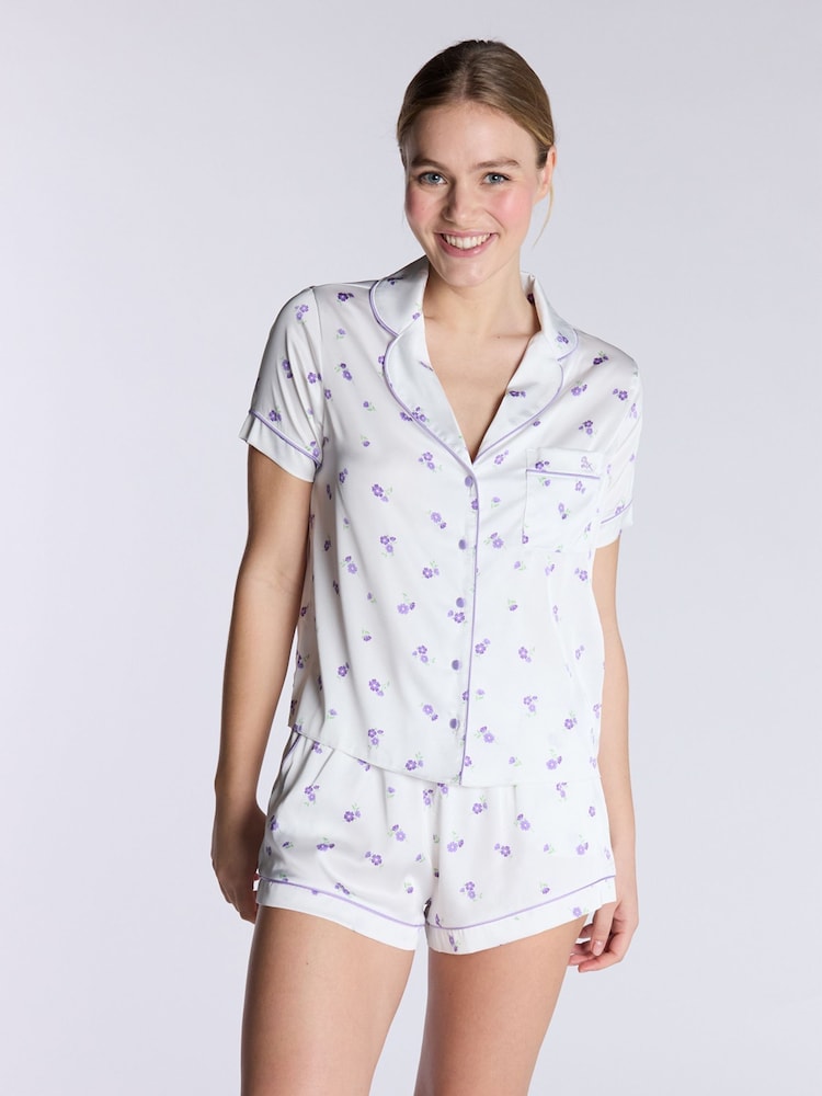 Boux Avenue Luxe Satin Floral Print Short White Pyjamas Set - صورة 1 من 5 Boux Avenue Luxe Satin Floral Print Short White Pyjamas Set - صورة 1 من 5