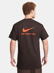Nike Brown Back Graphic Print T-Shirt - Image 2 of 4
