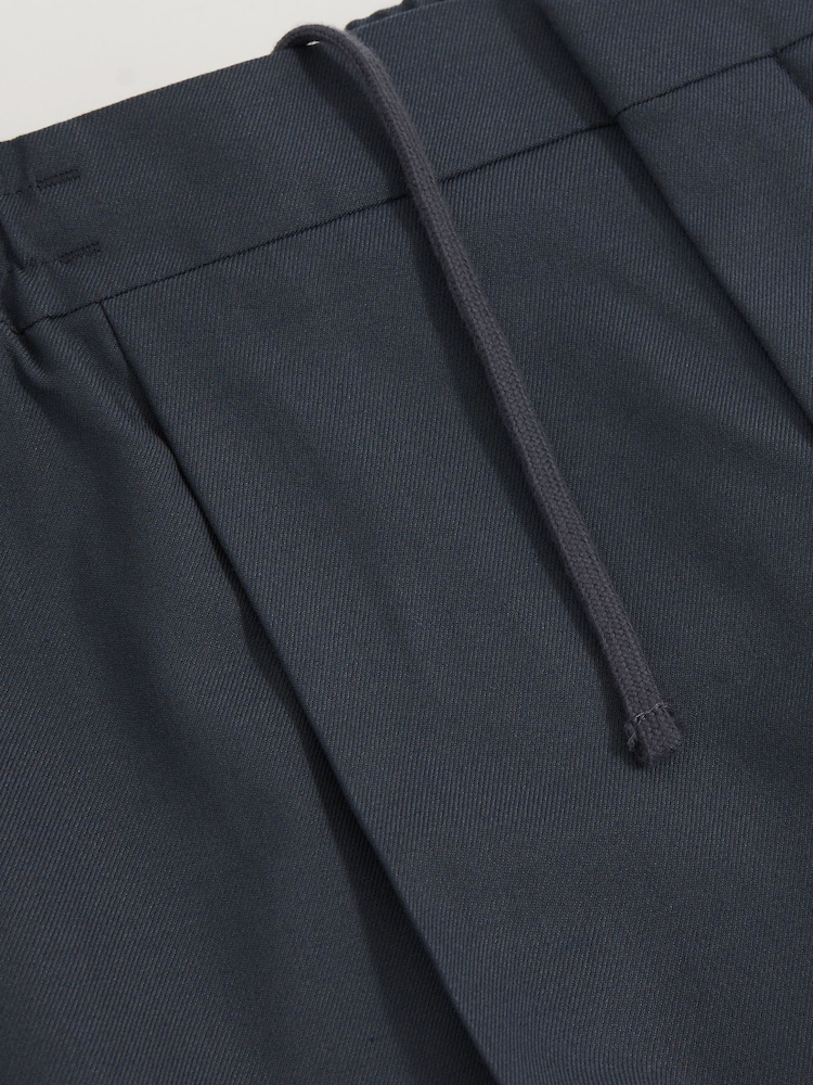 Stahlblau - Reiss Brighton Relaxed-Fit Pleated Tapered Trousers - Bild 7 von 7 Stahlblau - Reiss Brighton Relaxed-Fit Pleated Tapered Trousers - Bild 7 von 7