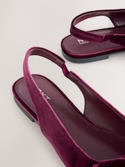 Burgandy Red Velvet - Forever Comfort® Point Toe Bow Slingback Flat Shoes - Imagen 5 de 5