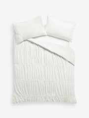 White Ruched 200TC with Bows Duvet Cover and Pillowcase Set - Image 4 of 5