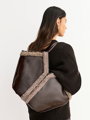 Hereu Studio Brown Calella Curly Shearling Trims Bag - Image 8 of 11