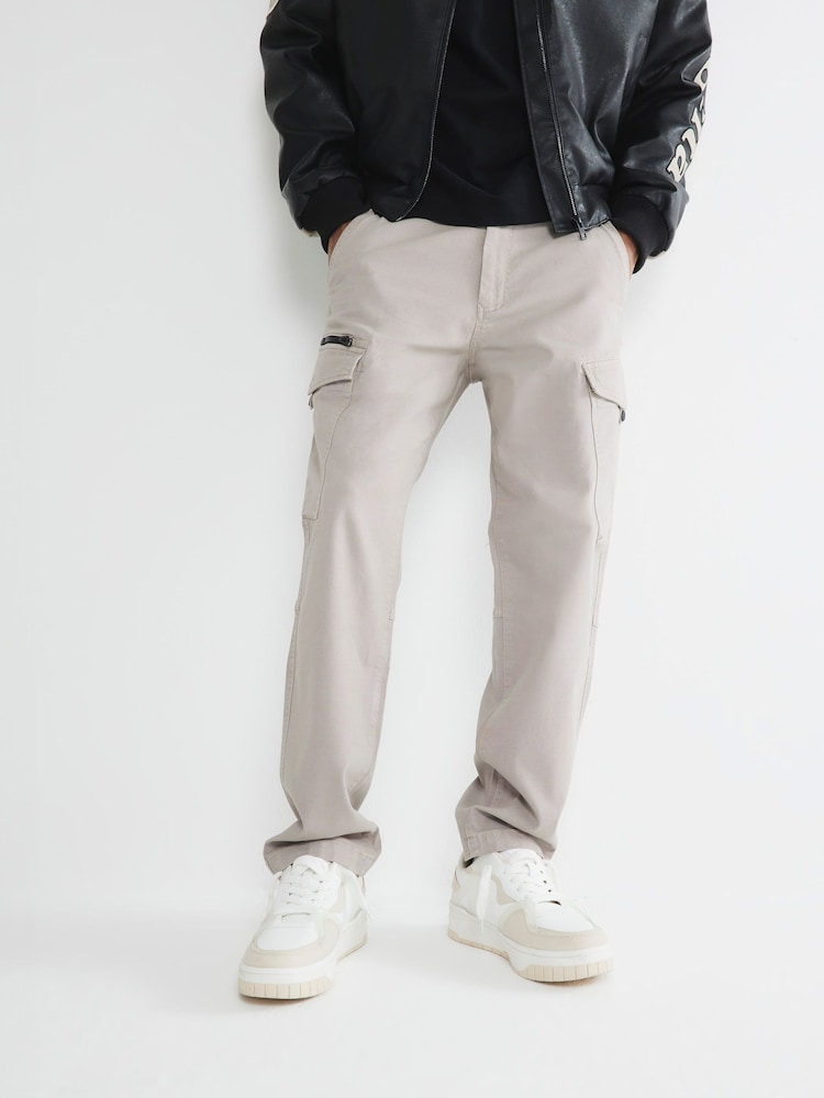 Pantalones cargo de corte estándar de River Island - Imagen 2 de 6 Pantalones cargo de corte estándar de River Island - Imagen 2 de 6