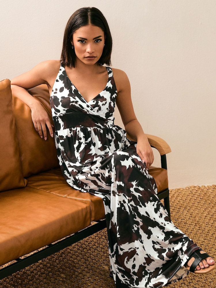PixieGirl Petite ITY Cow Print Maxi Dress - Bild 2 von 6 PixieGirl Petite ITY Cow Print Maxi Dress - Bild 2 von 6