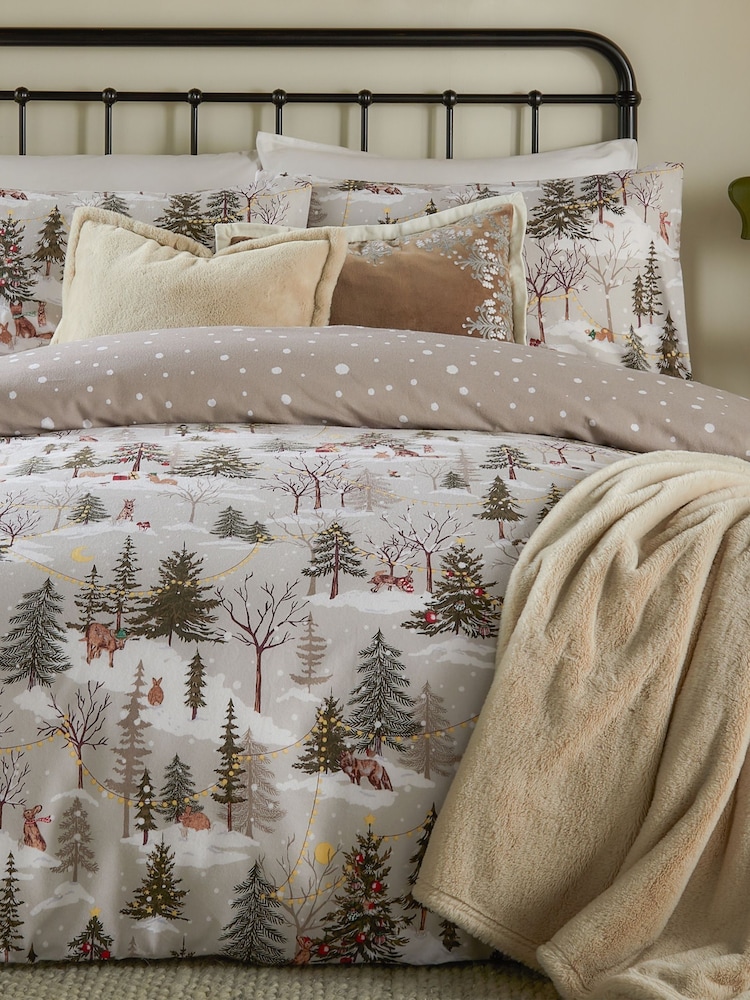 Furn Natural Forest Festivities Duvet Set - Image 3 of 3