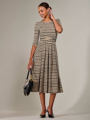 Jolie Moi Cream Jersey Half Sleeve Pleated Midaxi Dress - Image 4 of 6