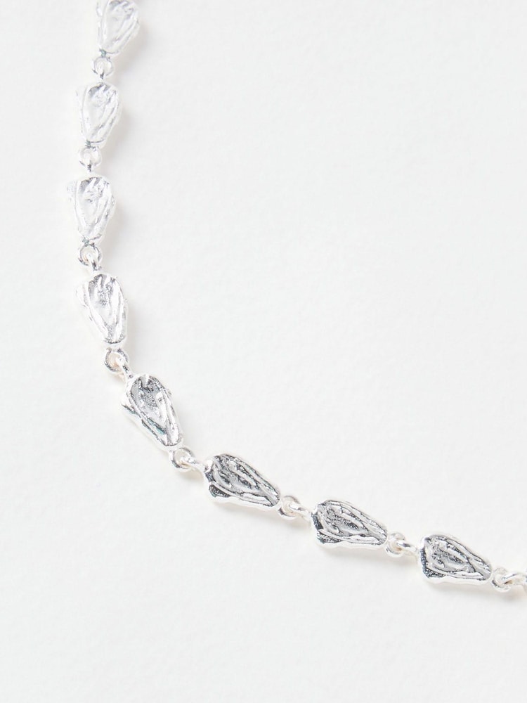 Oliver Bonas Silver Tone Talia Molten Shell Plated Chain Necklace - Image 2 of 4