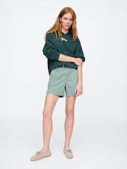 Verde - Pantalones cortos chinos de talle medio 5" Downtown de Gap - Imagen 1 de 5