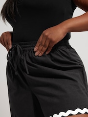 Yours Curve Black Trim Hem Runner 100% Cotton Shorts - Image 4 of 5