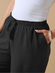 Yours Curve Black Crinkle Trousers - Image 4 of 5