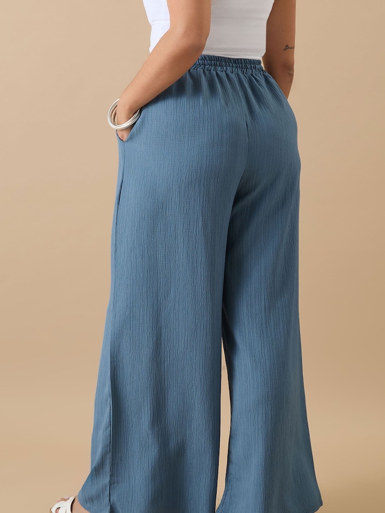 Azul - Yours Curve Crinkle Trousers - Imagen 2 de 5 Azul - Yours Curve Crinkle Trousers - Imagen 2 de 5