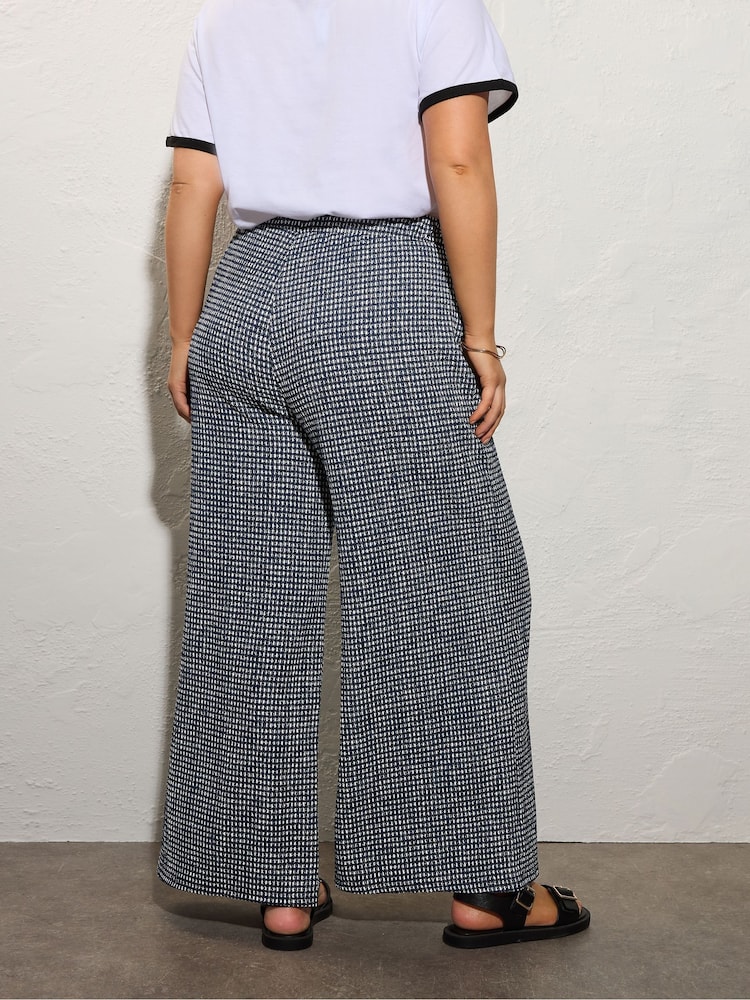 Yours Curve Crinkle Gingham Wide Leg Trousers - Imagen 2 de 5 Yours Curve Crinkle Gingham Wide Leg Trousers - Imagen 2 de 5