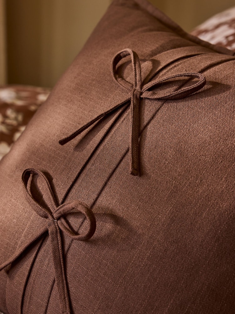 Laura Ashley Sasha Bow Cushion - Imagen 2 de 2