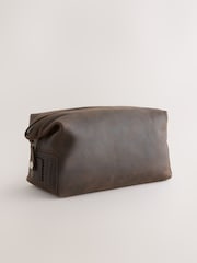 Čokoladno rjava - Torbica za umivanje iz mastnega usnja - Slika 2 iz 5