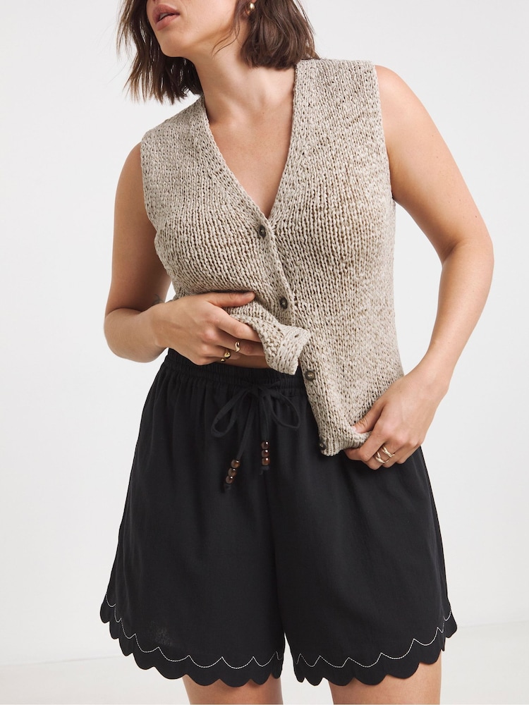 Simply Be Black Scallop Hem 100% Cotton Shorts - Image 1 of 5