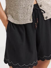 Simply Be Black Scallop Hem 100% Cotton Shorts - Image 3 of 5