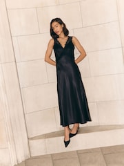 Negro - Forever Comfort Satin Beaded Slingback Kitten Heels - Imagen 7 de 13