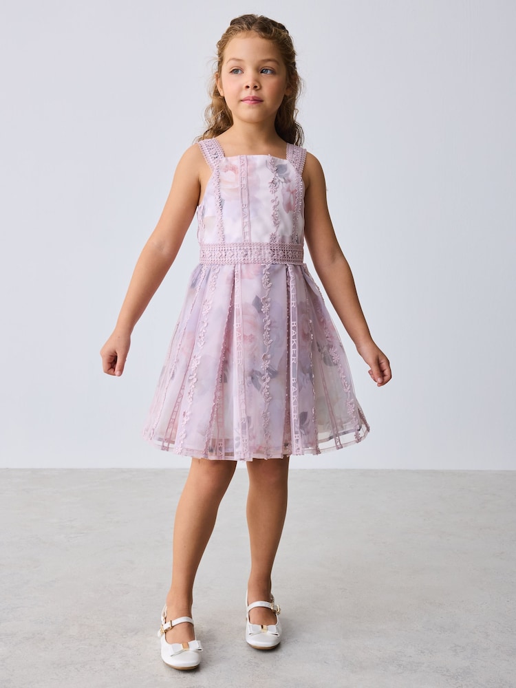 Baker by Ted Baker Lilac Purple Floral Trellis Lace Overlay Organza Dress & Cape - صورة 2 من 15