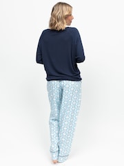 Conjunto de pijama con blusa de punto holgada y pantalones estampados de Cyberjammies - Imagen 2 de 3