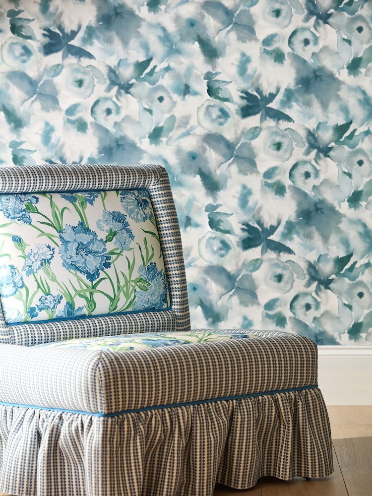 Harlequin Cornflower or First Light or Denim Flores Idyllic 10M Wallpaper - Image 3 of 3 Harlequin Cornflower or First Light or Denim Flores Idyllic 10M Wallpaper - Image 3 of 3