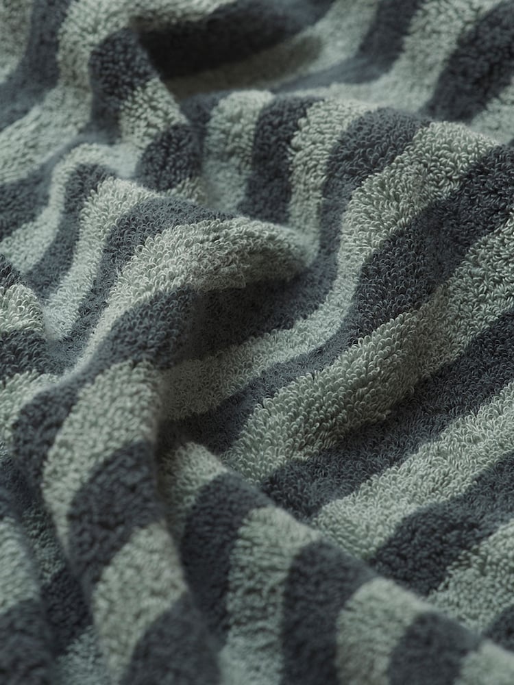 Piglet in Bed Pembroke Stripe Towel - Imagen 2 de 2 Piglet in Bed Pembroke Stripe Towel - Imagen 2 de 2
