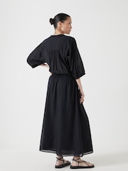 Preto - Vestido Midi Hush Lhea - Imagem 3 de 5