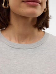 VERO MODA Grey Half Sleeve Round Neck Knitted Top - Image 4 of 5