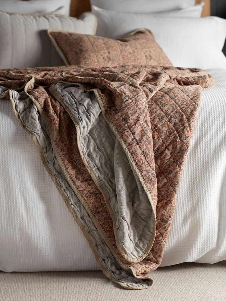 Secret Linen Store Brown Ellie 100% Cotton Quilted Throw - Image 1 of 2
