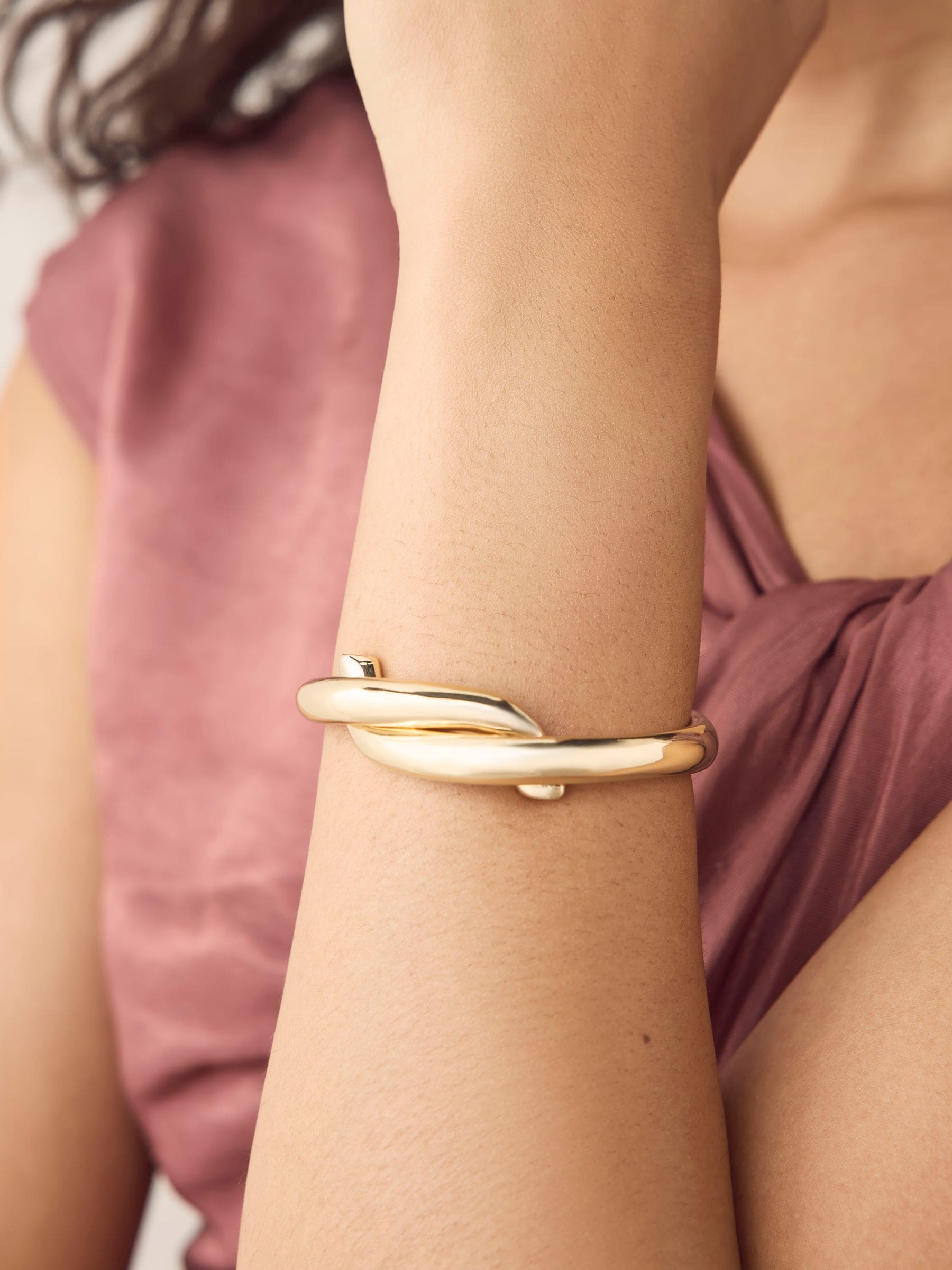 新品CTHY DELTA BANGLE Buy Gold Tone Cross-Over Hinge Bangle from Next Romania